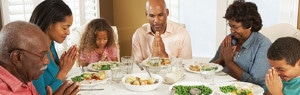 praying-family